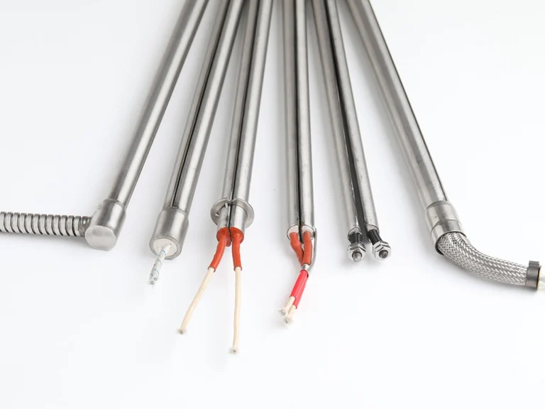 Unterschiedliche Kabelabgänge von gespaltenen Heizpatronen